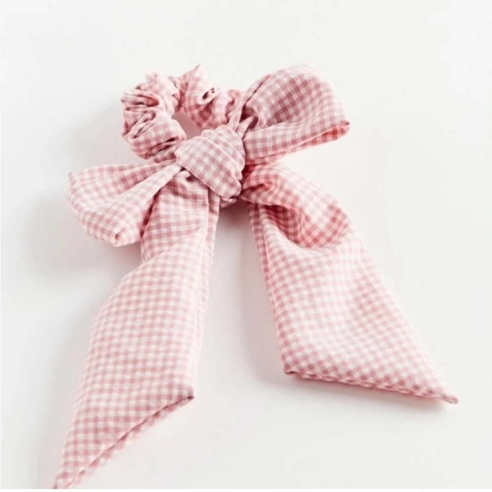 NEW URBAN OUTFITTERS PINK GINGHAM BOW SCRUNCHIE